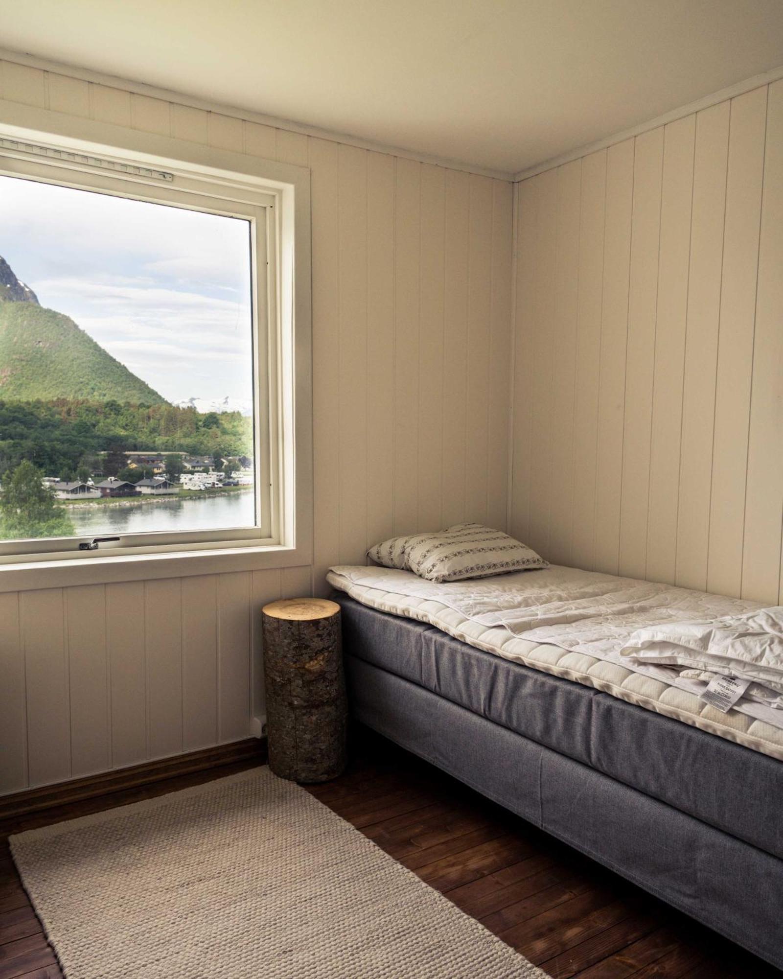 Villa Vertical - Room Skorgedalen Andalsnes Bagian luar foto